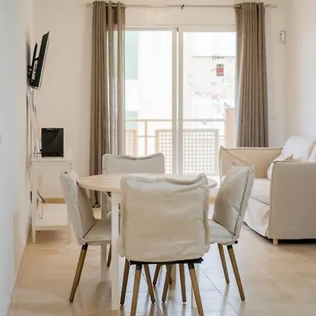 Moncofa Beachside Retreat: Poolside Bliss